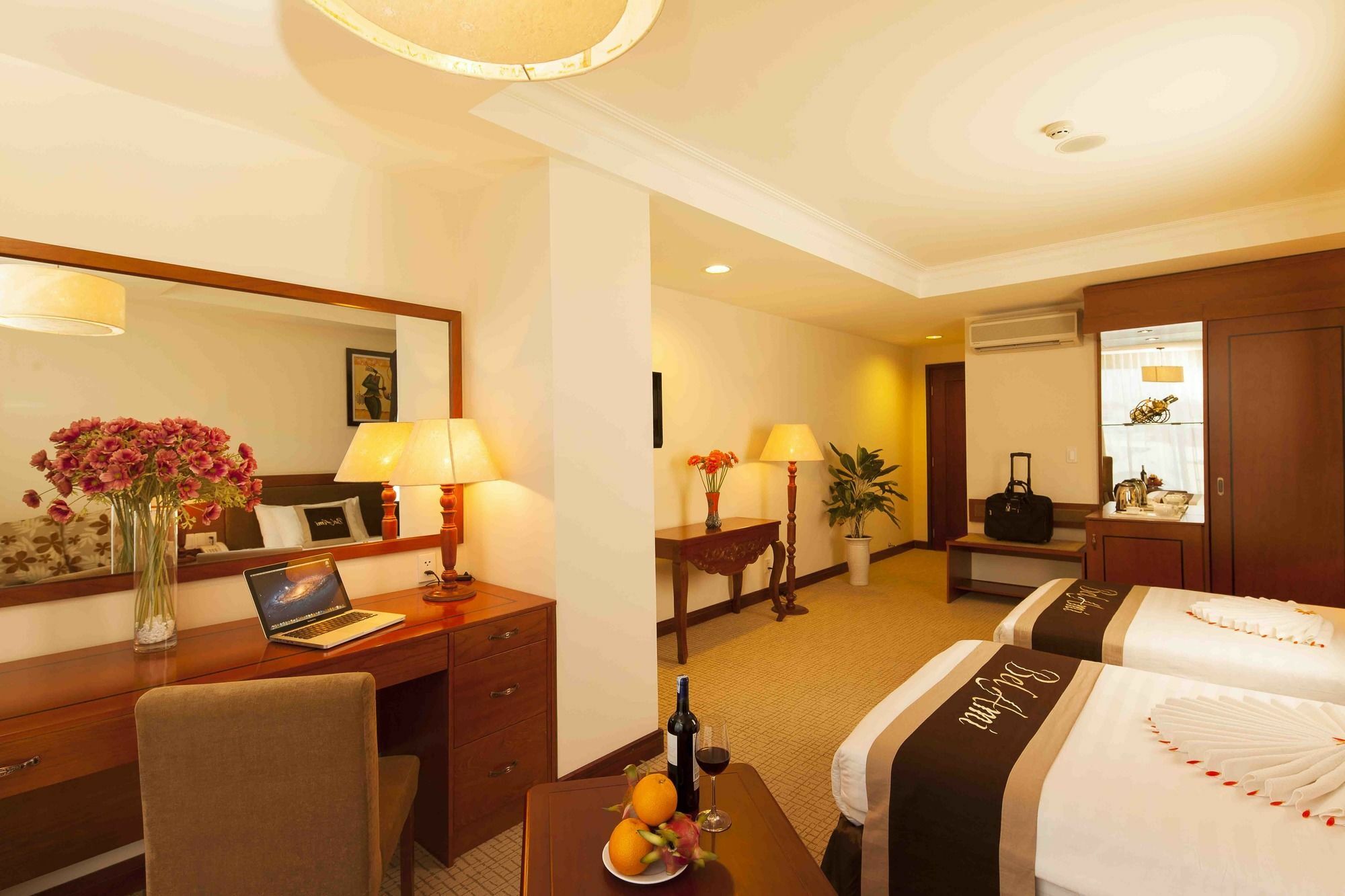 Ttc Hotel - Tan Binh Ho Chi Minh City Exterior photo